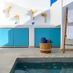 Hypnos Boutique With Amazing Heated Pool With Jacuzzi * Fira (Santorini)