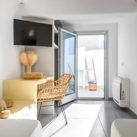 Hypnos Boutique With Amazing Heated Pool With Jacuzzi Fira (Santorini)