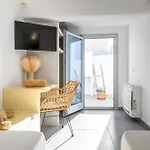 Hypnos Boutique With Amazing Heated Pool With Jacuzzi 산토리니
