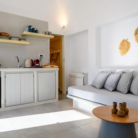 Hypnos Boutique With Amazing Heated Pool With Jacuzzi Fíra