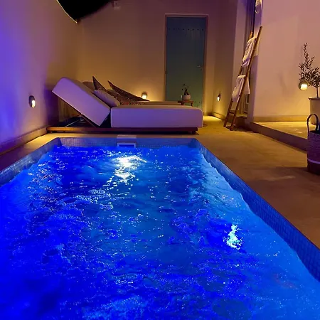 別荘 Hypnos Boutique With Amazing Heated Pool With Jacuzzi *